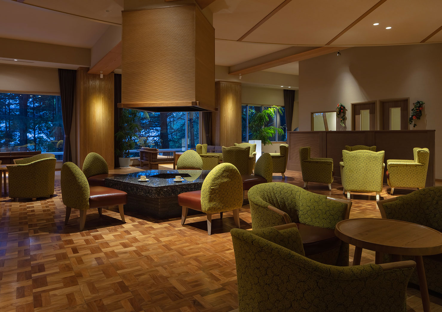 ラウンジ「一二」